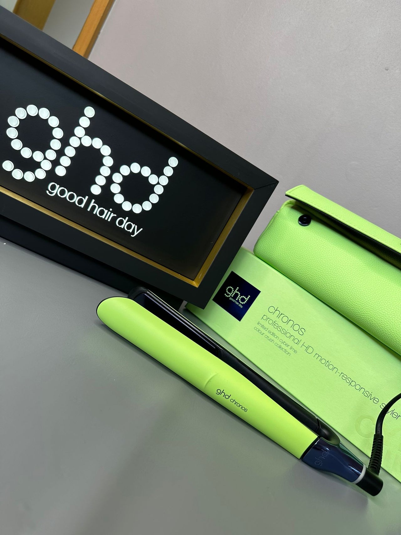 ghd chronos in cyber lime - colour crush collection